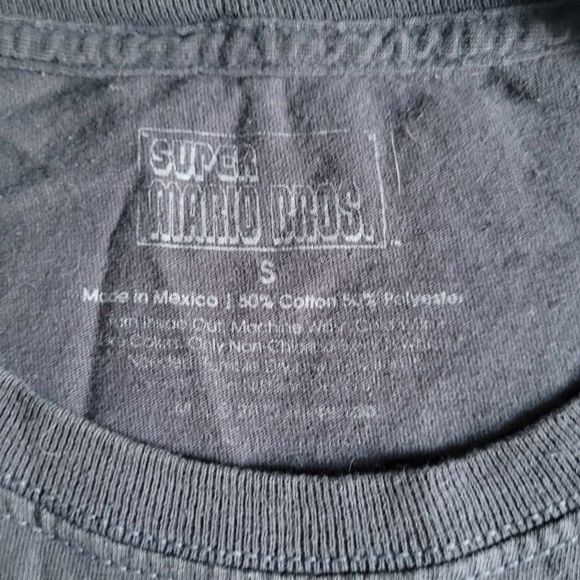 Youth unisex sz s short sleeve Super Mario bros shirt Nintendo lovers ♥️ ✨ - Picture 4 of 4